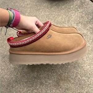 Ugg tazz platform chestnut size 9